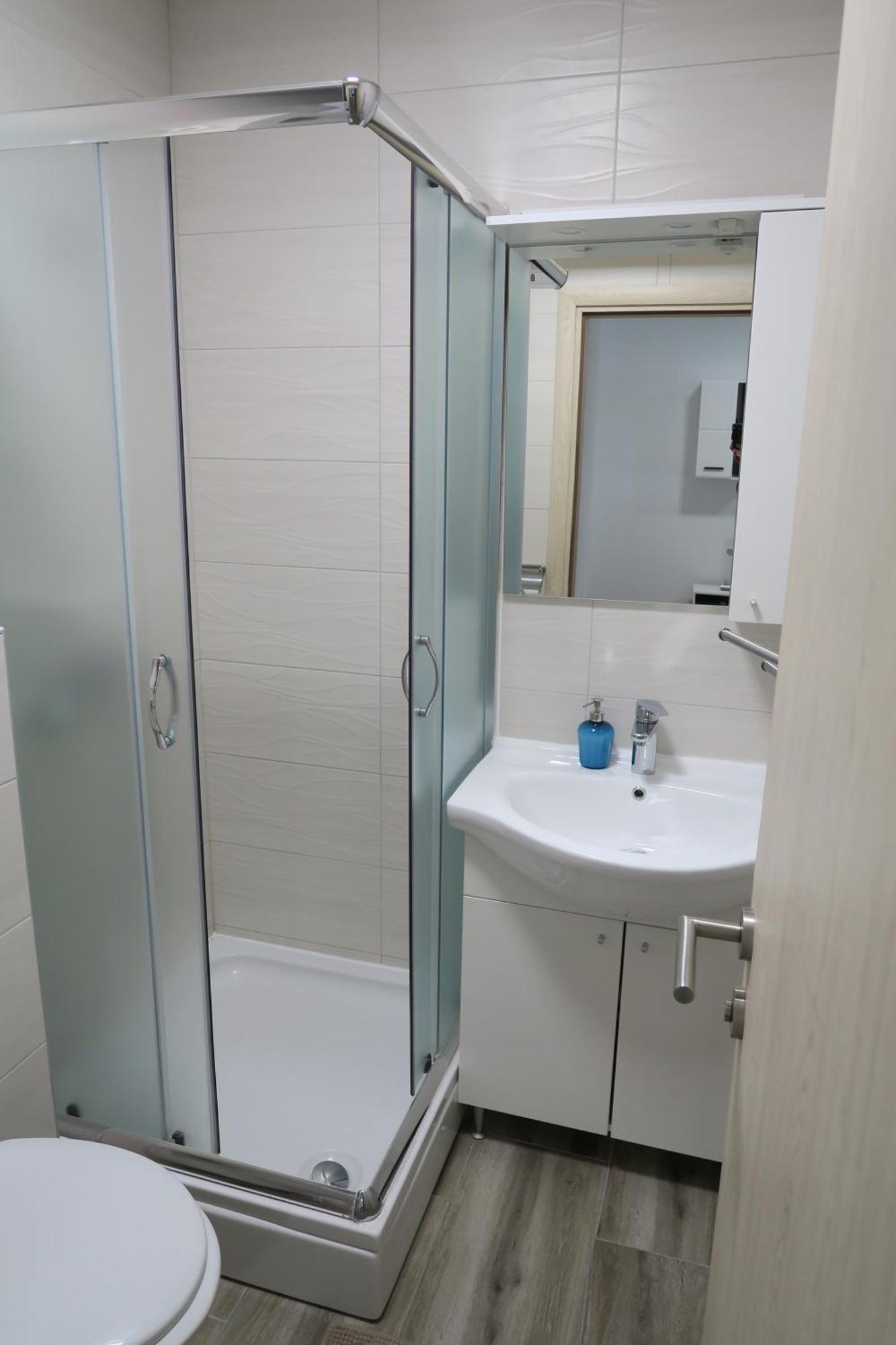 Family Apartment Baska  Phòng bức ảnh