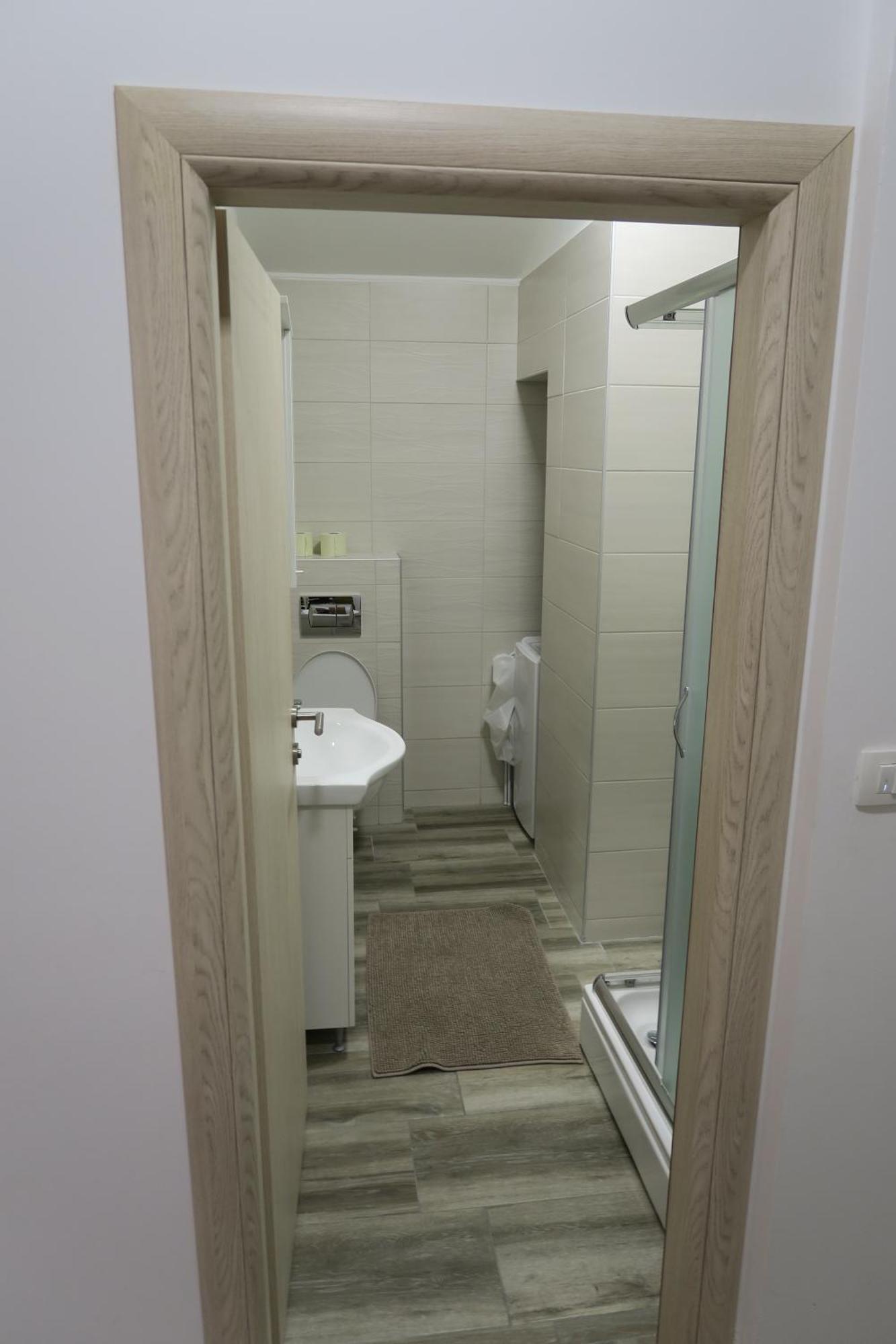 Family Apartment Baska  Phòng bức ảnh