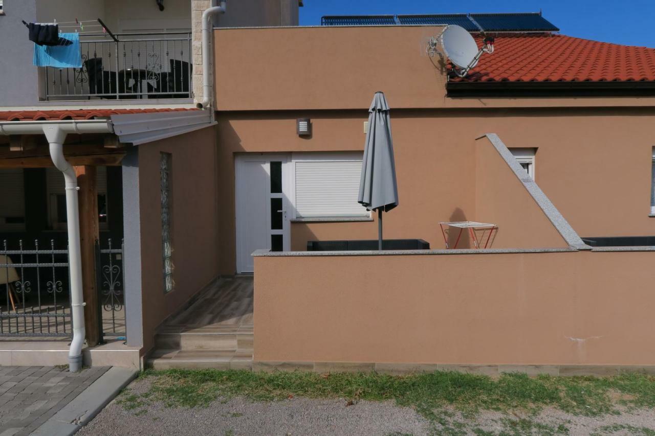 Family Apartment Baska  Phòng bức ảnh