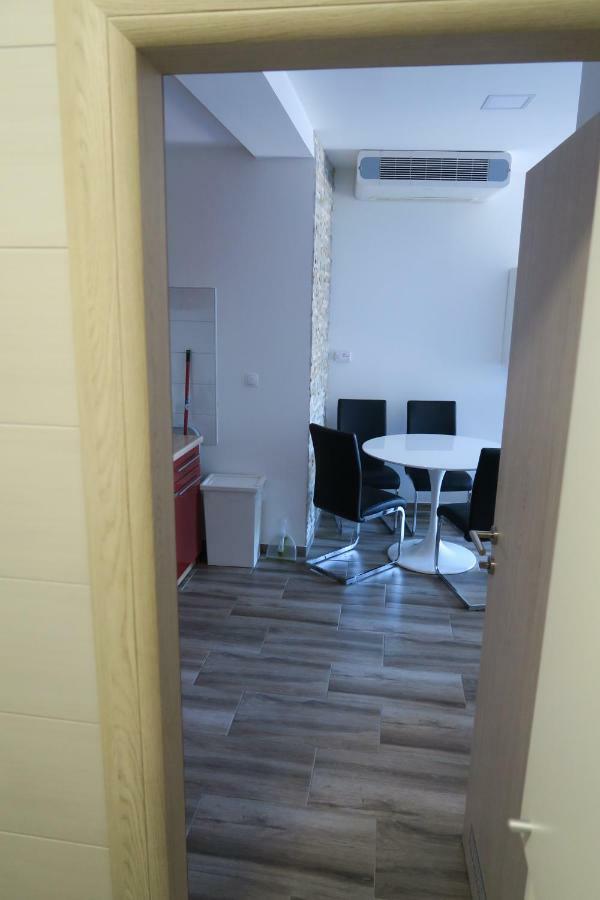 Family Apartment Baska  Phòng bức ảnh
