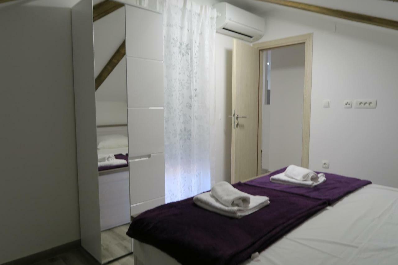 Family Apartment Baska  Phòng bức ảnh